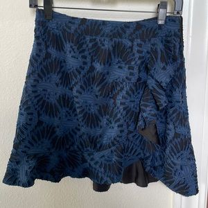 Karina Grimaldi navy blue and black patterned skirt. Size small